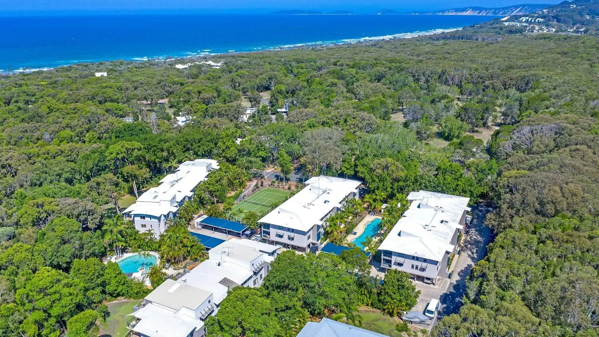 Baden 96 - Rainbow Shores. Pool. Tennis Court. Walk To Beach Rainbow Beach Apartment