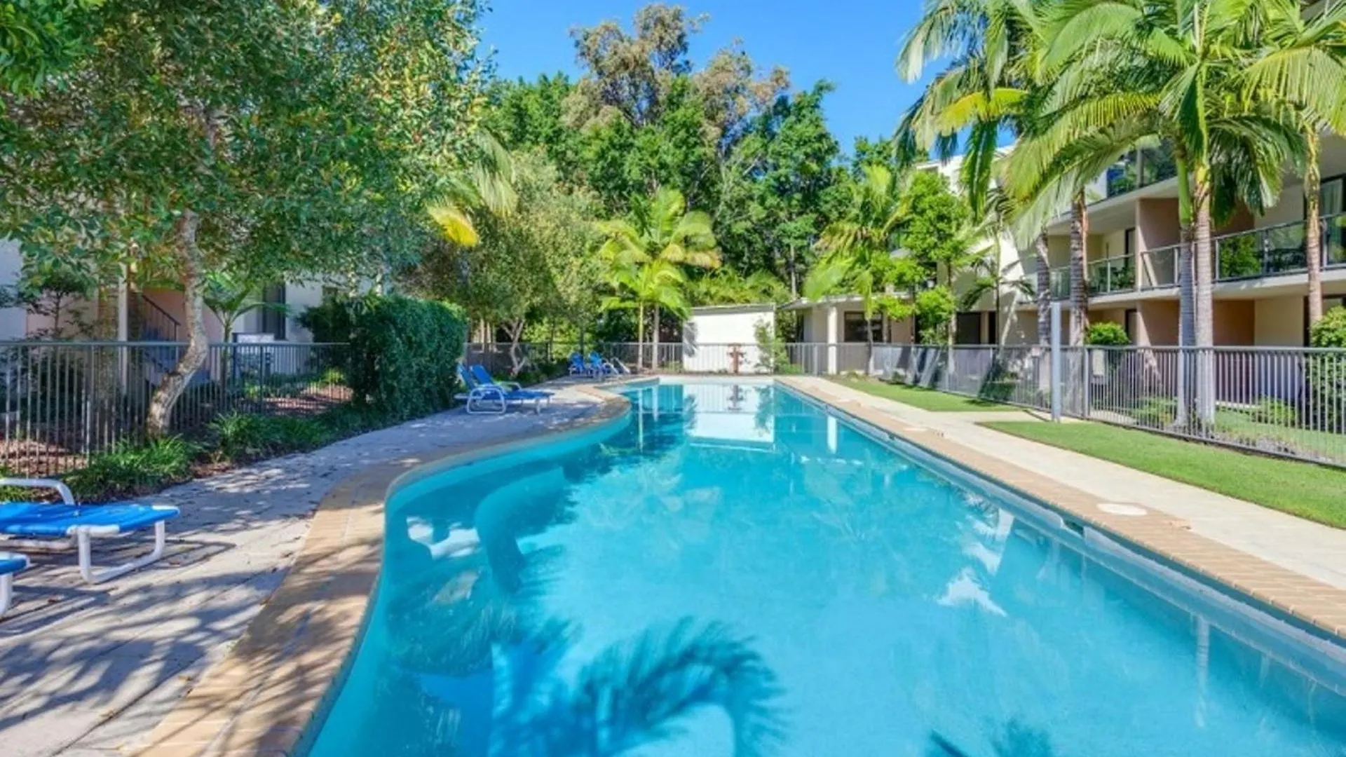 شقة Baden 96 - Rainbow Shores. Pool. Tennis Court. Walk To Beach رينبو بيتش